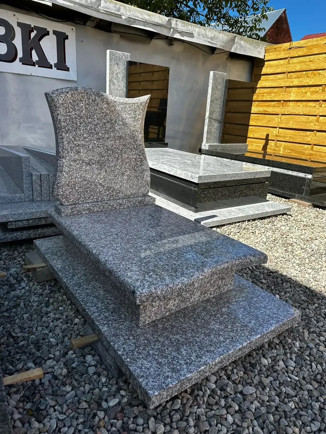 Nagrobek Granitowy Pojedynczy Dziecięcy Brąz Królewski