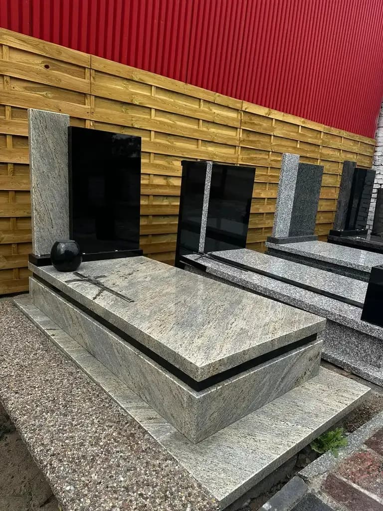 Nagrobek granitowy