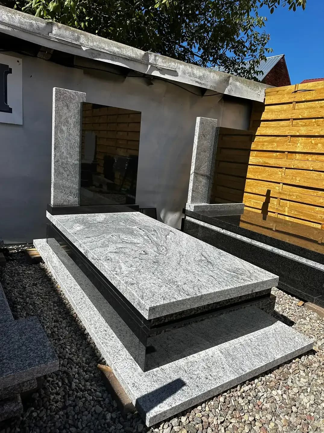 Nagrobek Granitowy Pojedynczy Viscount White