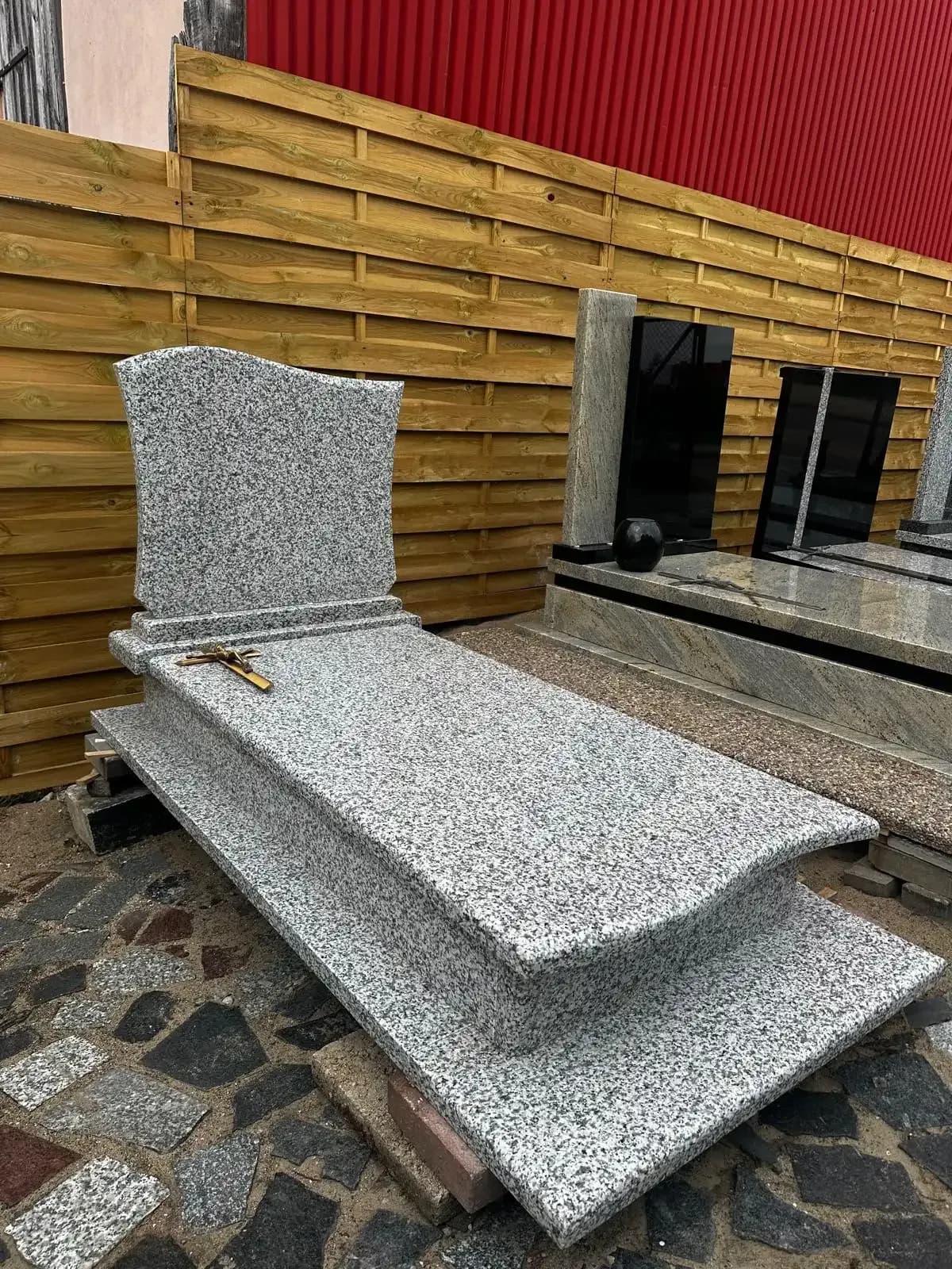 Nagrobek Granitowy Pojedynczy Brąz Królewski